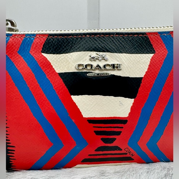 Coach Wristlet RARE Aztec Pattern - Picture 5 of 11